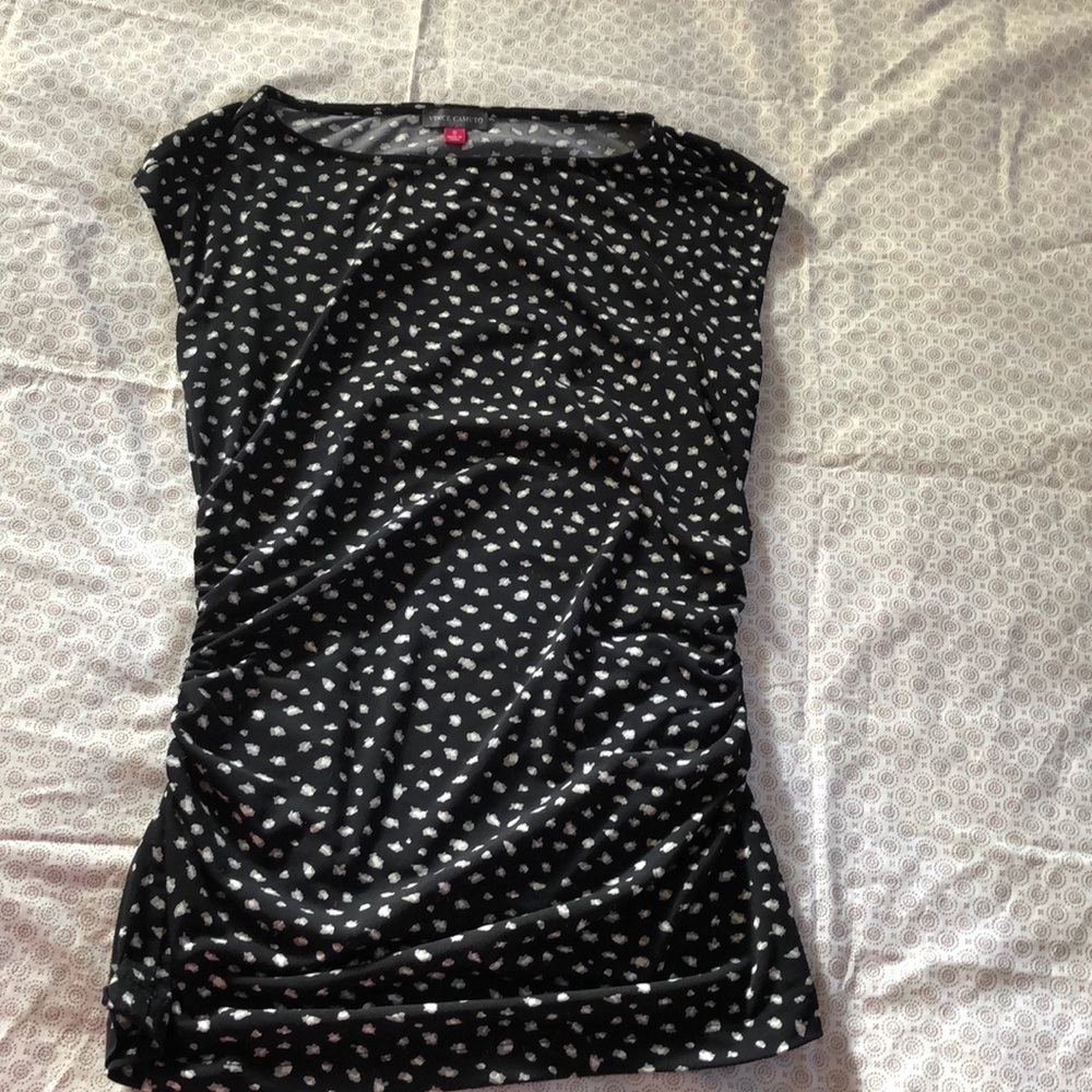 Vince Camuto size Small top black print